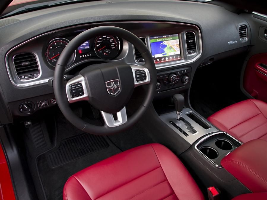  Dodge Charger R/T 2011 года  (фото 8 из 14)